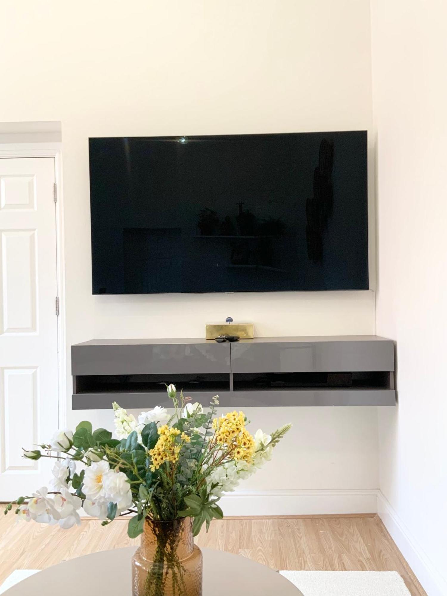 Stylish Flat In Central Location With Free Parking Swindon Exterior foto